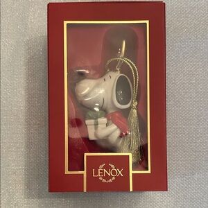 Lenox Snoopy With Gift Ornament